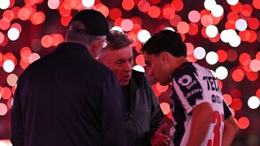 Domènec Torrent, entrenador de los Rayados de Monterrey.