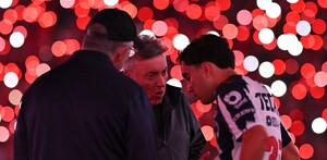 Domènec Torrent, entrenador de los Rayados de Monterrey.