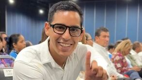 Sujetos roban a Brayan Vicente, regidor de Reynosa, tras su asesinato; intentaron extorsionar a sus contactos.