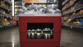 Hielera de cerveza con la foto del puente plateado