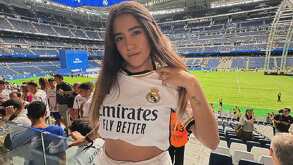 Mercedes Roa en el estadio Santiago Bernabéu en España, cancha donde juega Real Madrid como local.