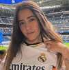 Mercedes Roa en el estadio Santiago Bernabéu en España, cancha donde juega Real Madrid como local.