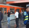 Personal de seguridad en estación Chabacano del Metro CdMx
