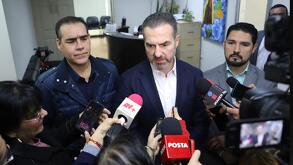 Adrián de la Garza, alcalde de Monterrey, en reunión de Congreso