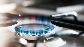 Flama de una estufa, imagen ilustrativa sobre prevención.