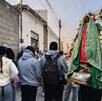 peregrinos con imágenes de la virgen de guadalupe