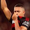 Jugador de Flamengo festejando por la anotación del título