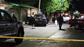 Una joven de 22 años chocó su camioneta tras conducir bajo influjos del alcohol, dañó otro vehículo y un poste en Tlaquepaque.