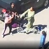 Mujer siendo golpeada por sus primas en Ecatepec.