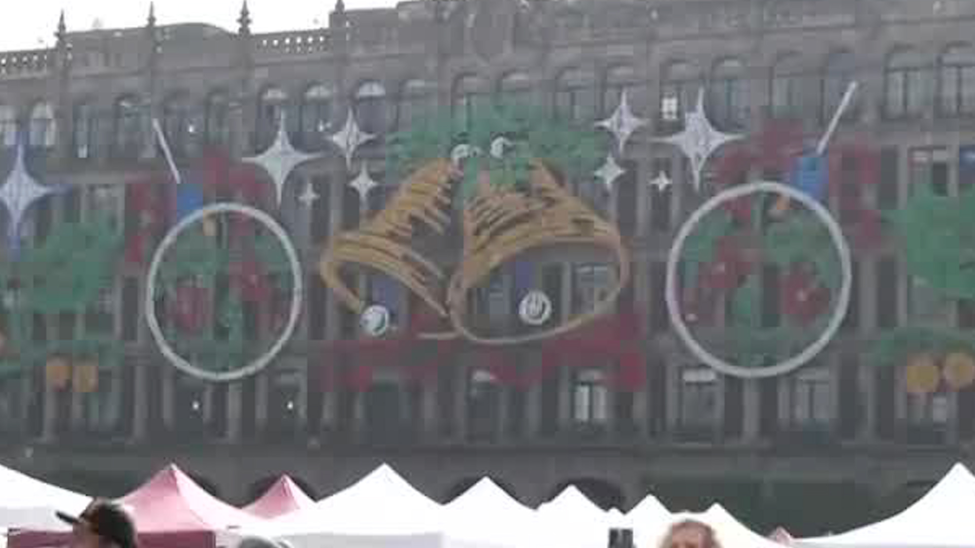 La capital del país comienza a cubrirse de luces y colores por las fechas decembrinas.