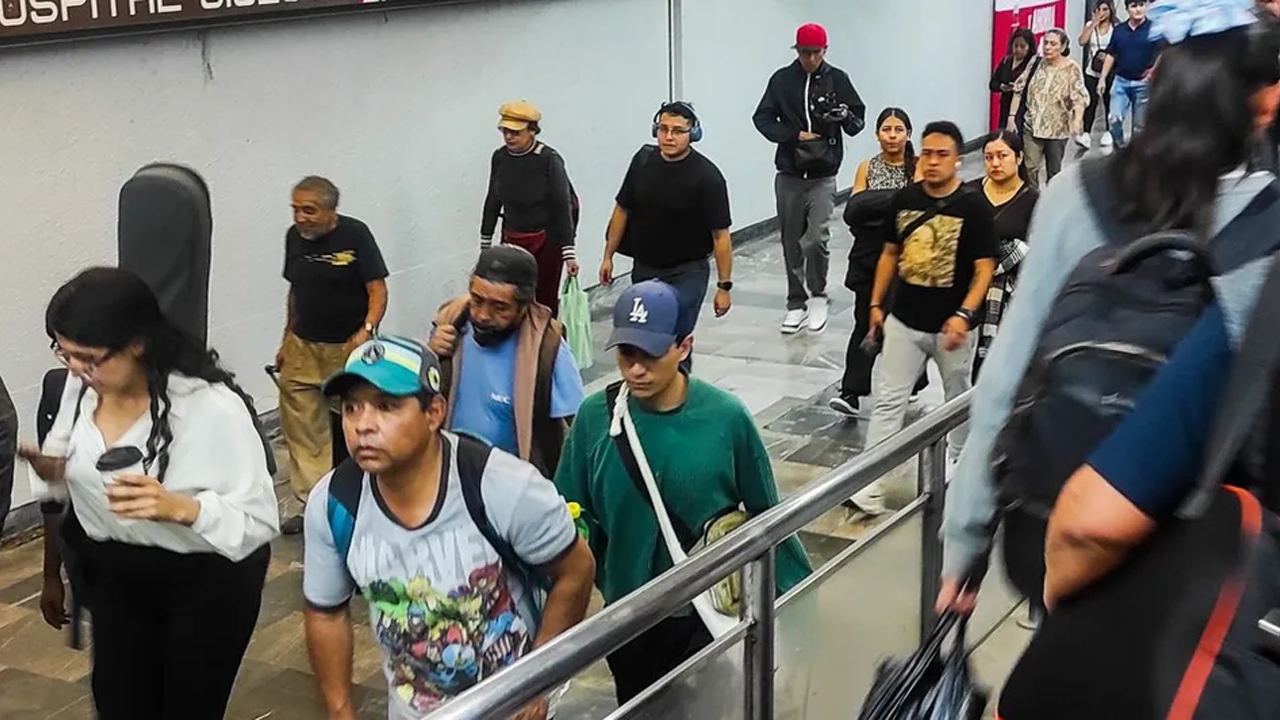 Un percance en las escaleras eléctricas de la estación Ciudad Deportiva de la Línea 9 del Metro de CdMx dejó 12 personas heridas.