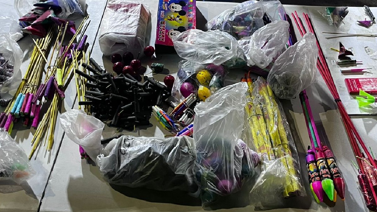 Juegos pirotécnicos de diferentes colores