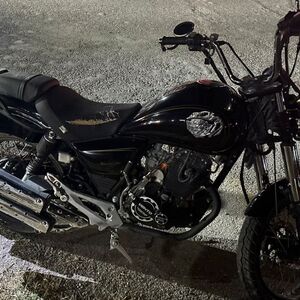 La motocicleta del hombre que atropelló al perrito en Gómez Palacio