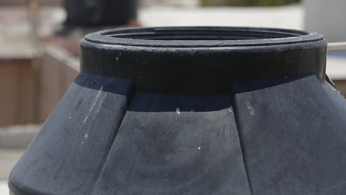 Tinaco grande en color negro