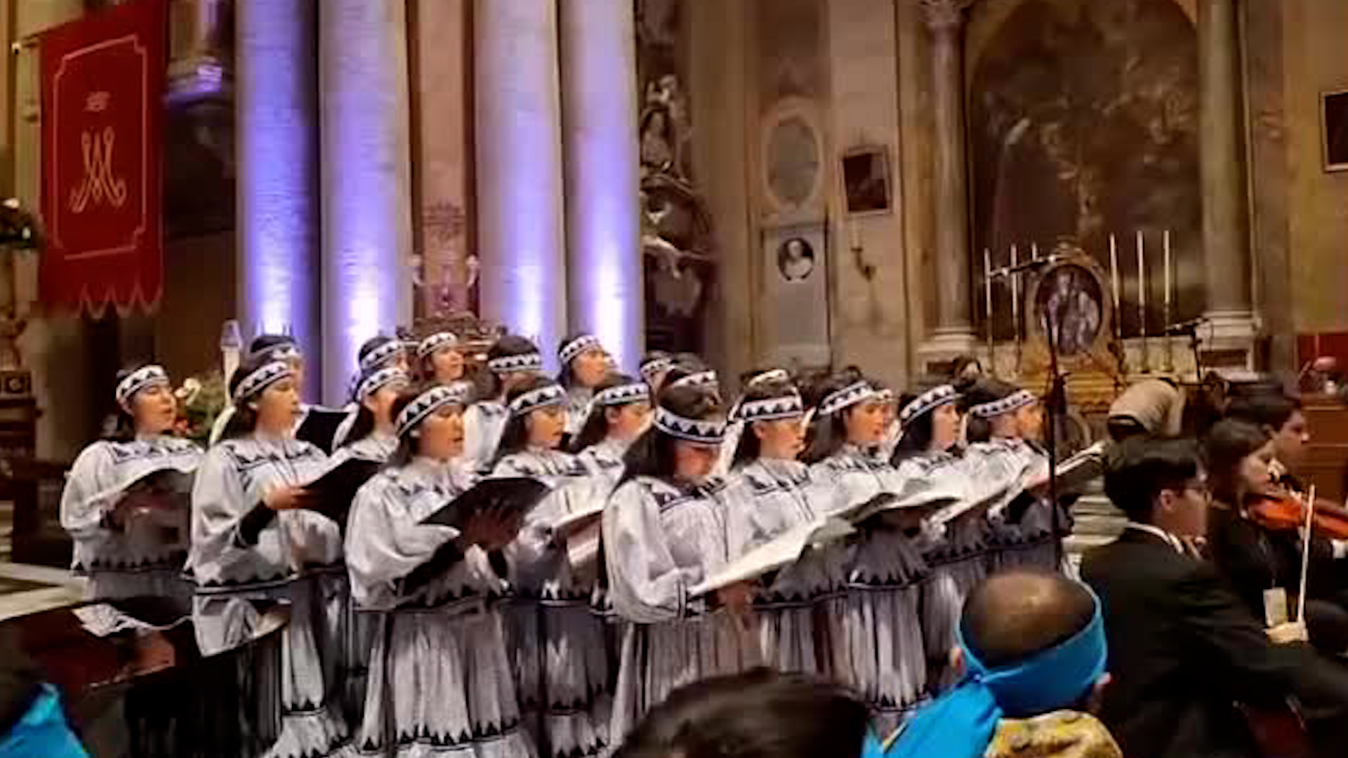 La presentación en El Vaticano de las niñas de la casa hogar “Siervas del Sagrado Corazón de Jesús y de los Pobres”.