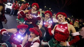 Bailarines de la Caravana Coca-Cola en Nayarit
