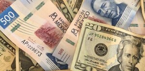 Billetes dólares estadunidenses, moneda de Estado Unidos que se usa en los mercados para definir valor monetario.