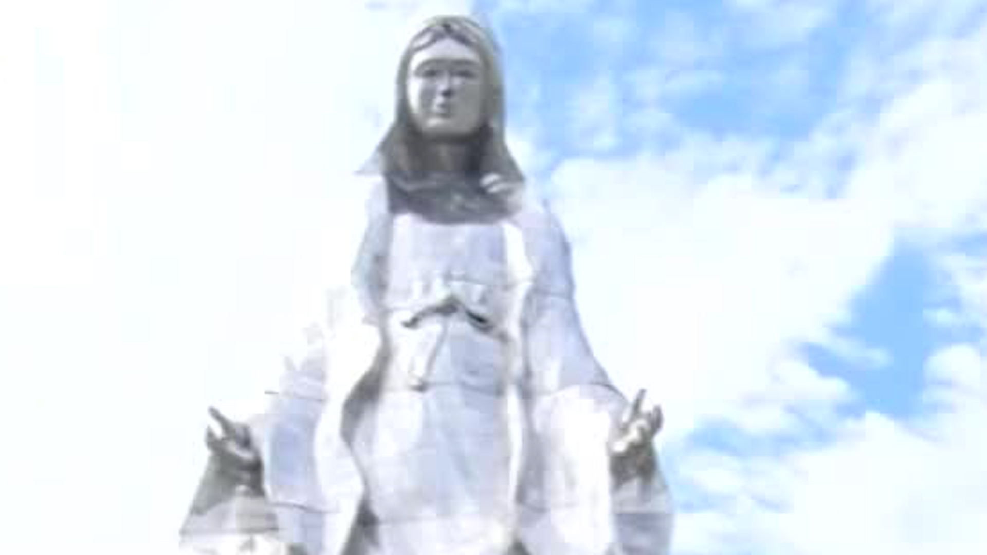 El equipo del Gobierno Estatal y Párrocos del Estado cortaron el listón inaugural de la estatua monumental.