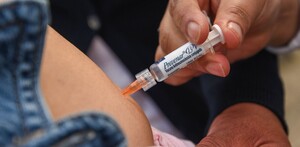 La vacuna para la influenza sirve para la 'super gripe' H3N2 en México.