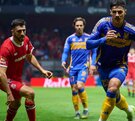 Paulinho y Rómulo Zwarg durante la jornada 5 del Clausura 2025 en el estadio Nemesio Diez cuando Toluca recibió a Tigres.