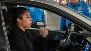 Policía Vial de Jalisco se capacitan en el uso del alcoholímetro para diciembre de 2025.