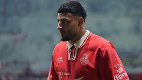 Alexis Vega en el Estadio Nemesio Diez.