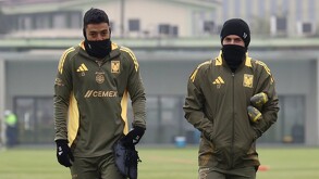 Sebastián Córdova durante un entrenamiento con Tigres