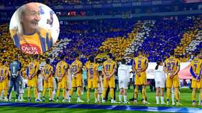 Jugadores de Tigres en el estadio Universitario durante el protocolo de la Liga MX previo al inicio de la Final de ida contra Toluca.
