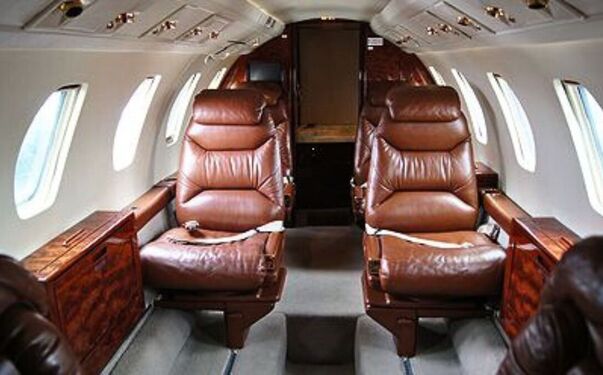 El  Cessna Citation III es para 8 pasajeros y dos tripulantes.