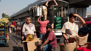 Personas en el centro de la Ciudad de México.