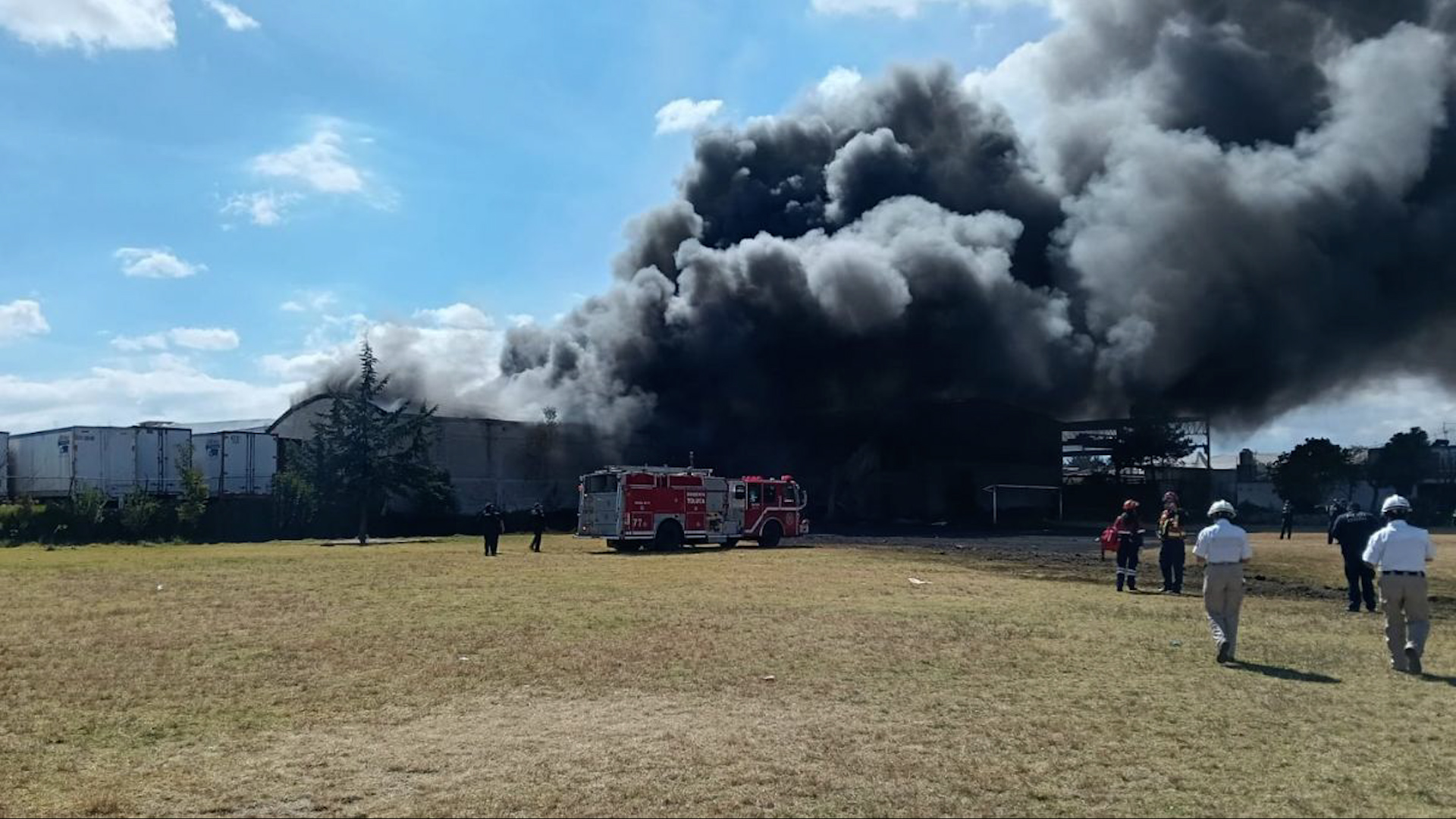 De acuerdo con lo reportado por las autoridades, en el avión viajaban 10 personas, entre ellos el piloto y el copiloto.