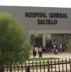 Se ve un edificio cafpe con letras que dicen Hospital General de Saltillo.