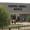 Se ve un edificio cafpe con letras que dicen Hospital General de Saltillo.