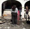 Locales comerciales afectados tras una fuerte explosión por acumulación de gas en Durango.