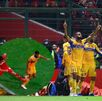 Joaquim Pereira y jugadores de Tigres celebrando el gol de la Final de vuelta ante Toluca en el Nemesio Diez.