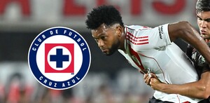 Miguel Borja en un partido con la camisa de River Plate.