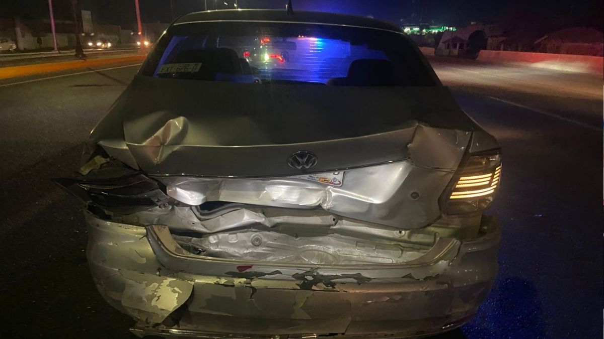 El Vento chocado por el Camaro en Gómez Palacio