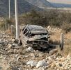 carro volcado en carretera monterrey-Saltillo