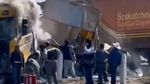 Poco después del mediodía se registró un aparatoso accidente en Celaya, cuando un tren impactó a un tráiler.