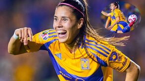 Lizbeth Ovalle festejando el golazo que le hizo a Chivas femenil en el Clausura 2025 nominado al premio The Best.