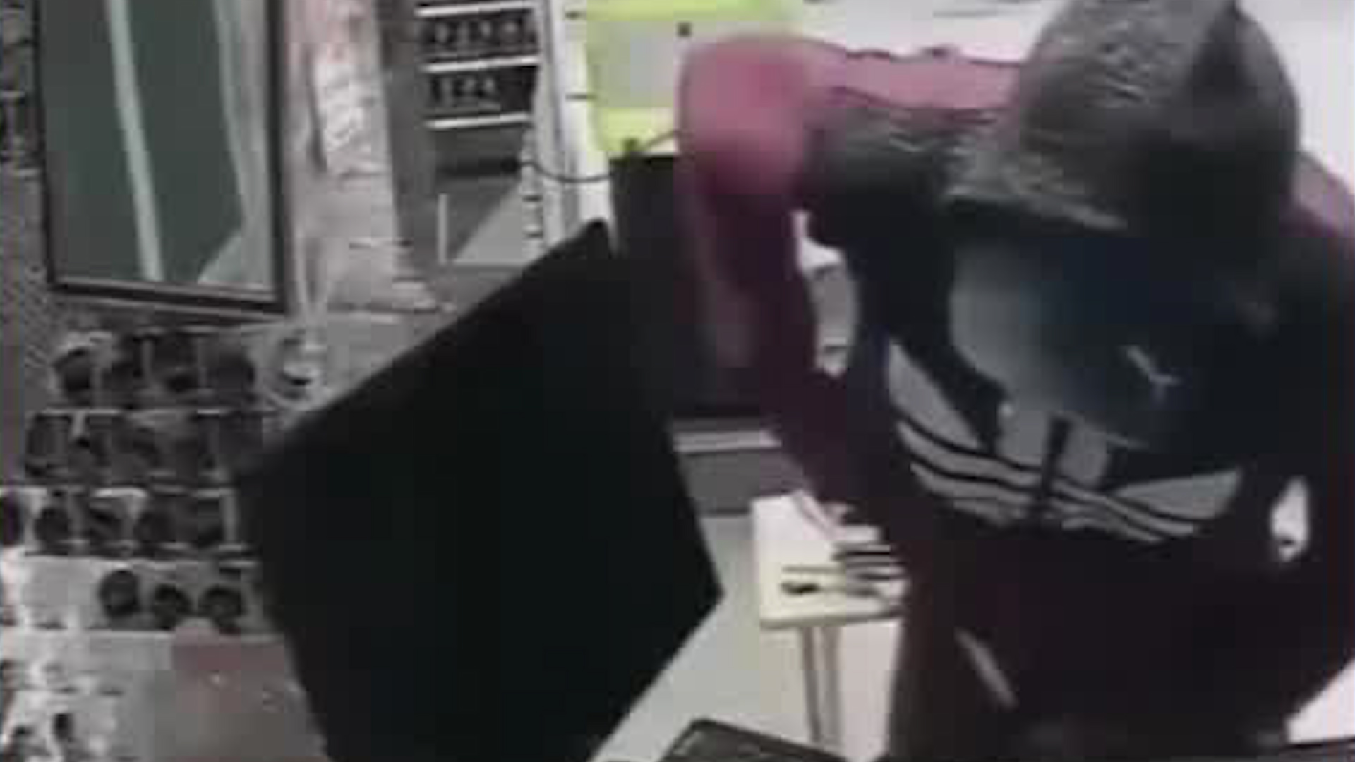 Según datos del INEGI, en municipios como Ecatepec y Naucalpan, la población ha dejado de portar objetos de valor y salir de noche para evitar ser víctimas.