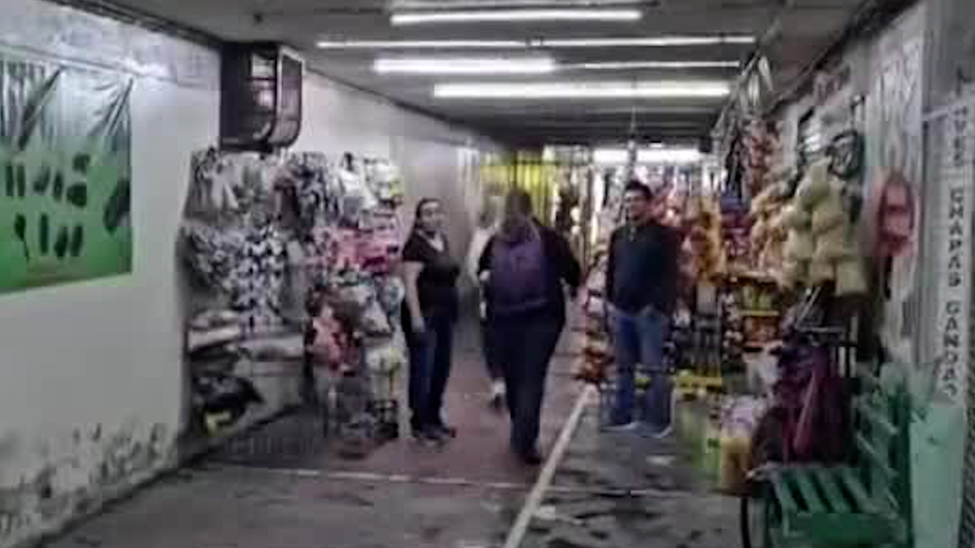 El Gobierno de la CDMX arrancó la rehabilitación de bajo puentes en Tlalpan, pero locatarios de Metro Chabacano temen un desalojo definitivo.