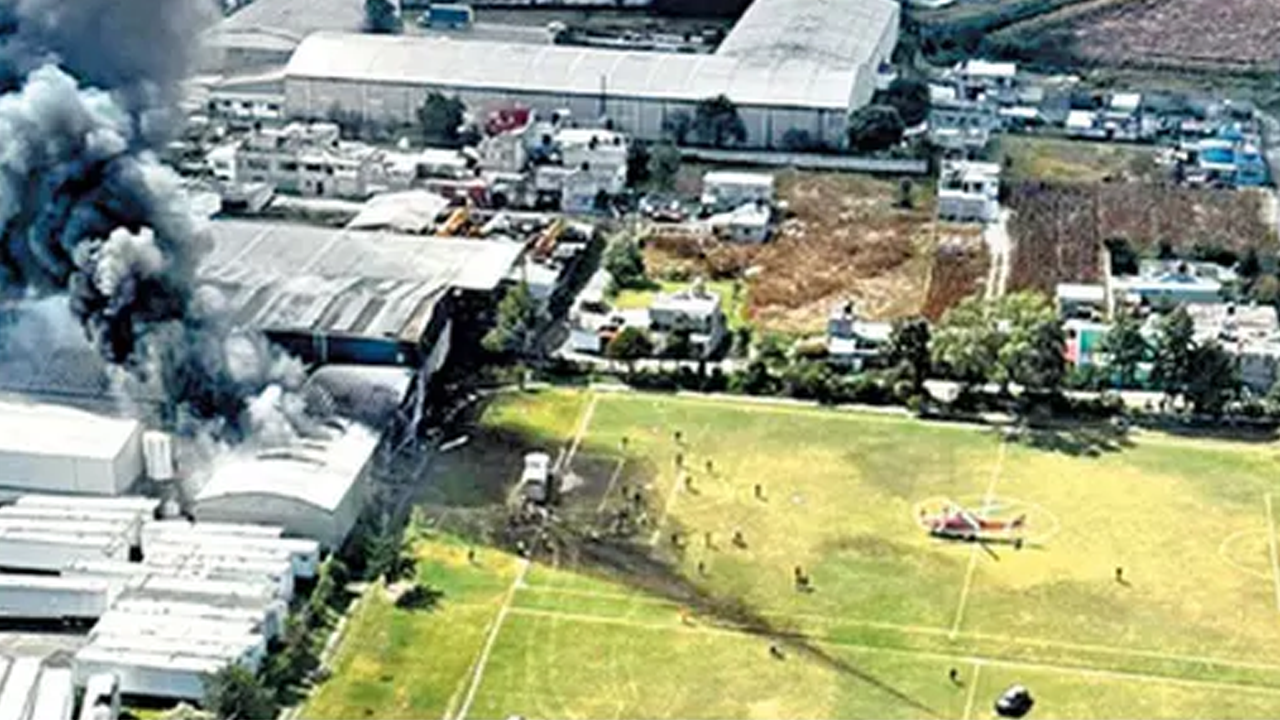 Un jet Cessna Citation III se desplomó a pocos kilómetros del Aeropuerto Internacional de Toluca tras despegar de Acapulco.