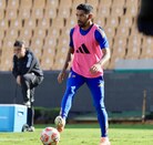 Javier Aquino entrenando con Tigres en el Universitario previo a la Final contra Toluca del Apertura 2025.
