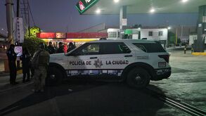 Usuarios del transporte público fueron asaltados cerca de la Central de Abasto en Puebla.