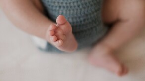 Abandonan cuerpo de recién nacido en terreno baldío de Toluca, Estado de México.