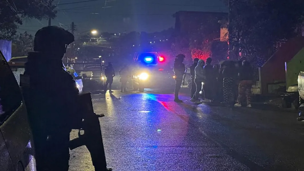 Una menor de 12 años resultó herida por arma de fuego durante un ataque a balazos en la colonia San Ángel Sur, en Monterrey.