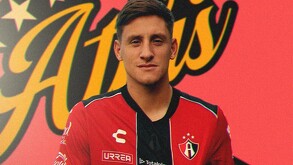Rodrigo Schlegel es presentado con los colores del Atlas.