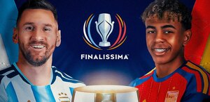 Lionel Messi de Argentina junto a Lamine Yamal de España.