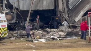Autoridades investigando las causas del desplome de una avioneta en Toluca.